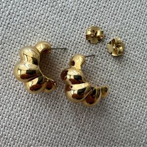 ERWIN PEARL • Vintage ©PEP Signed Gold Stud Earrings